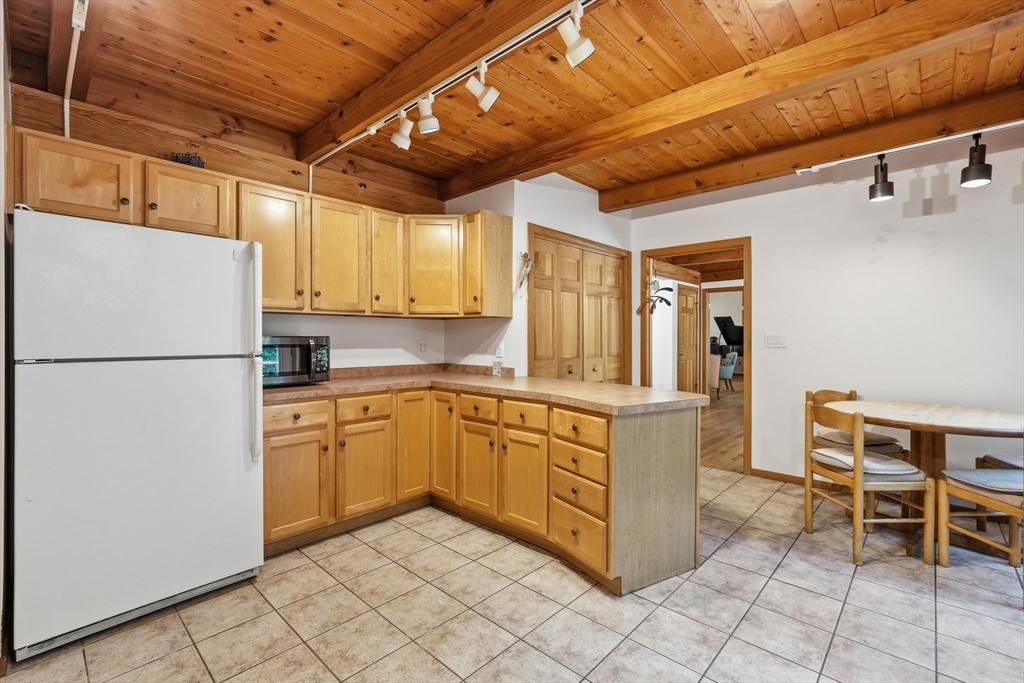 470 Montague Road Sunderland, MA 01375 - Photo 12 of 42