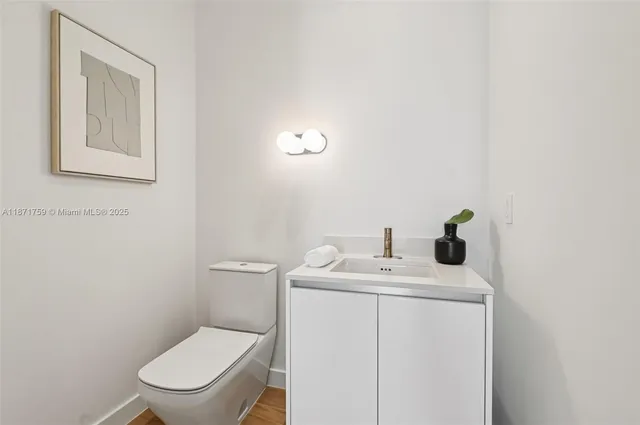 a view of a workspace with furniture