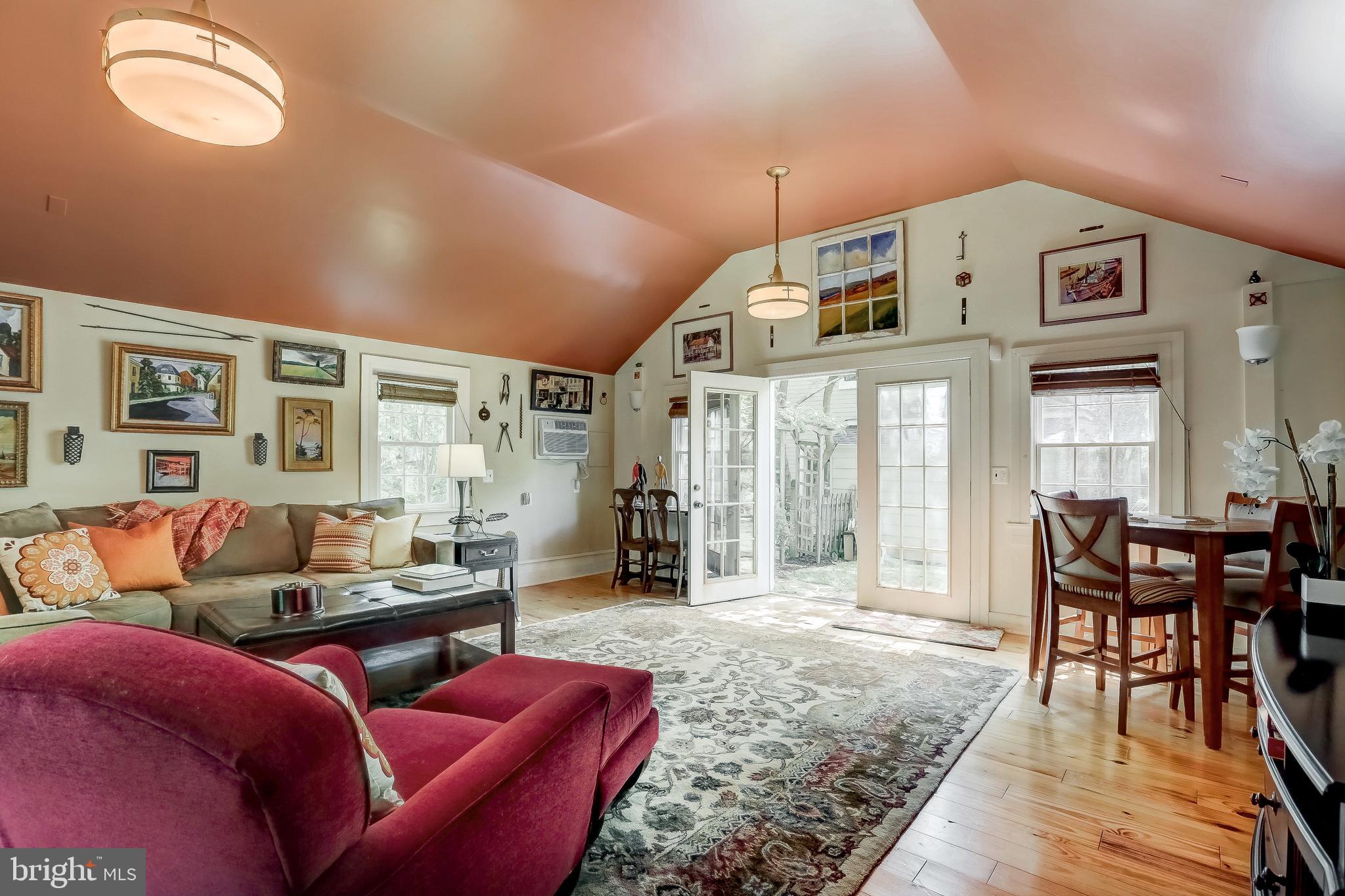 1802 Dixon Road Baltimore, MD 21209 - Photo 52 of 61 Lovely space to relax