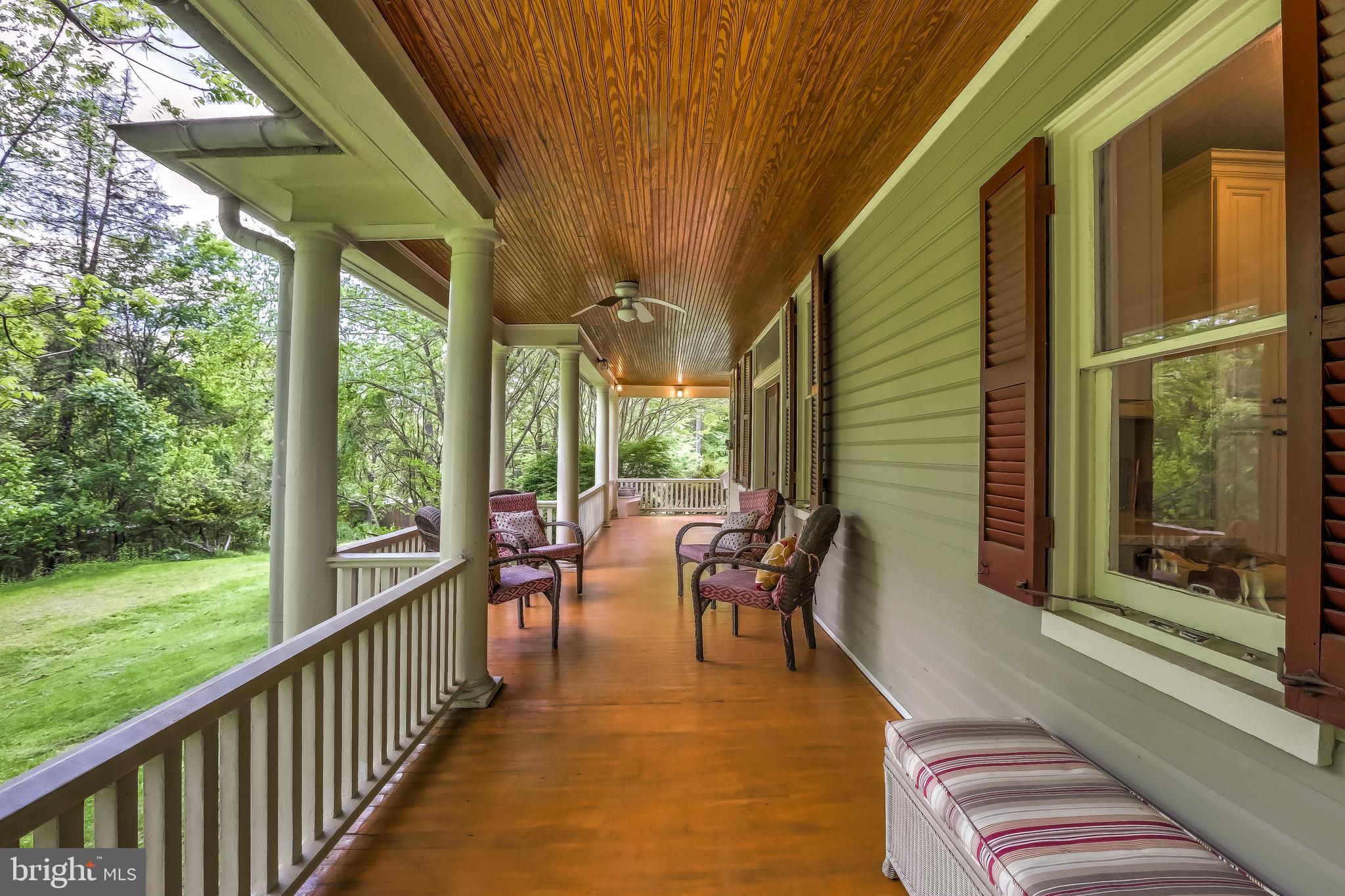 1802 Dixon Road Baltimore, MD 21209 - Photo 9 of 61 Peaceful and inviting
