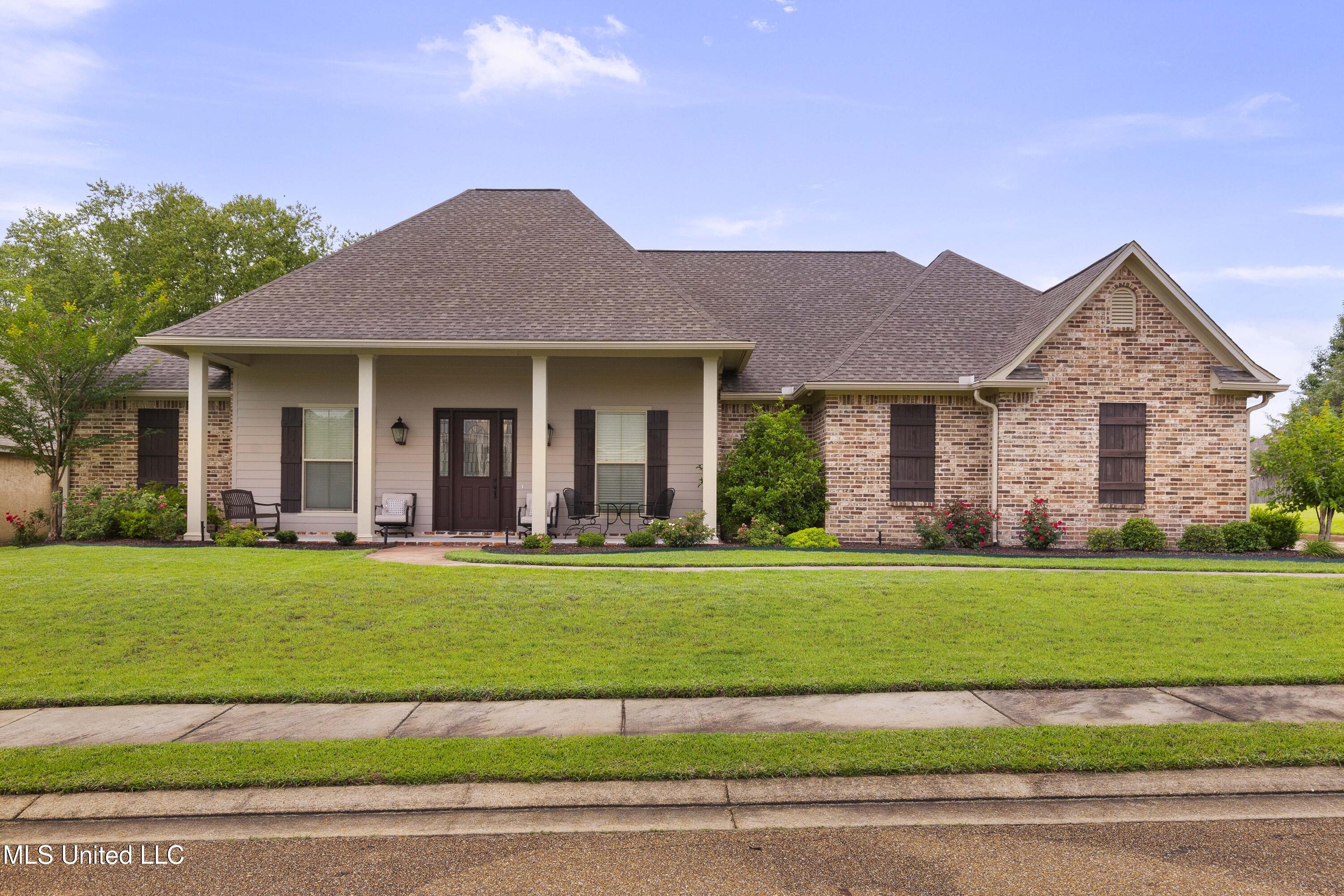 705 Brookwood Circle Brandon, MS 39042 - Photo 1 of 73 705 Brookwood-1