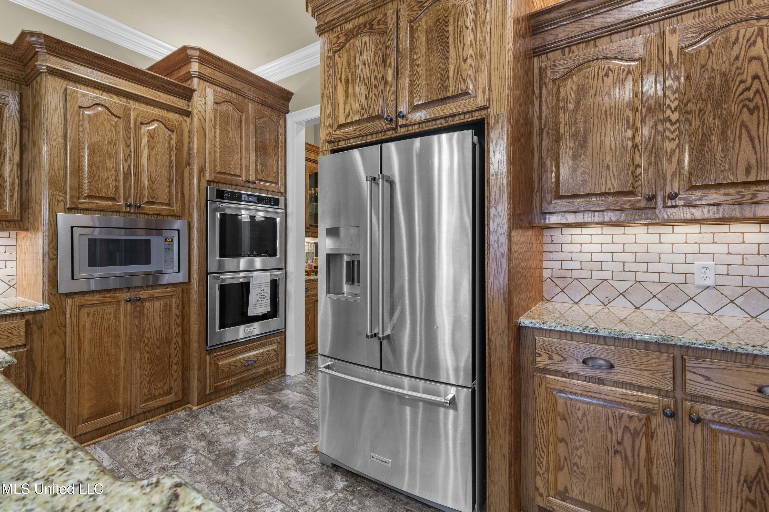 705 Brookwood Circle Brandon, MS 39042 - Photo 27 of 73 705 Brookwood-24