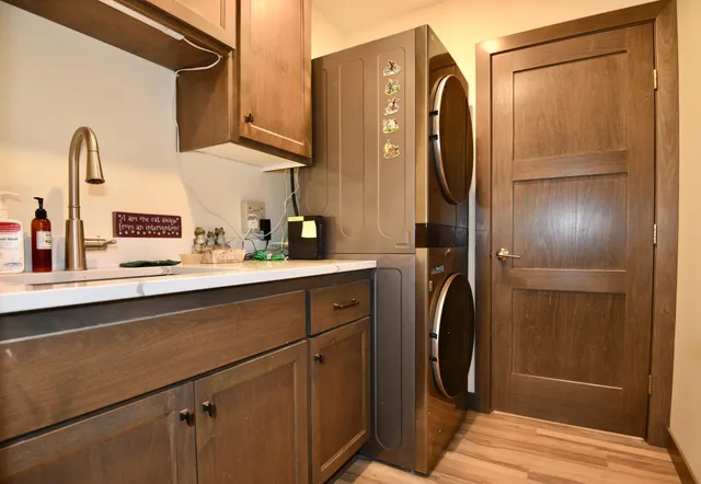 $958,900 | 15324 61st Avenue, Milaca, MN 56353