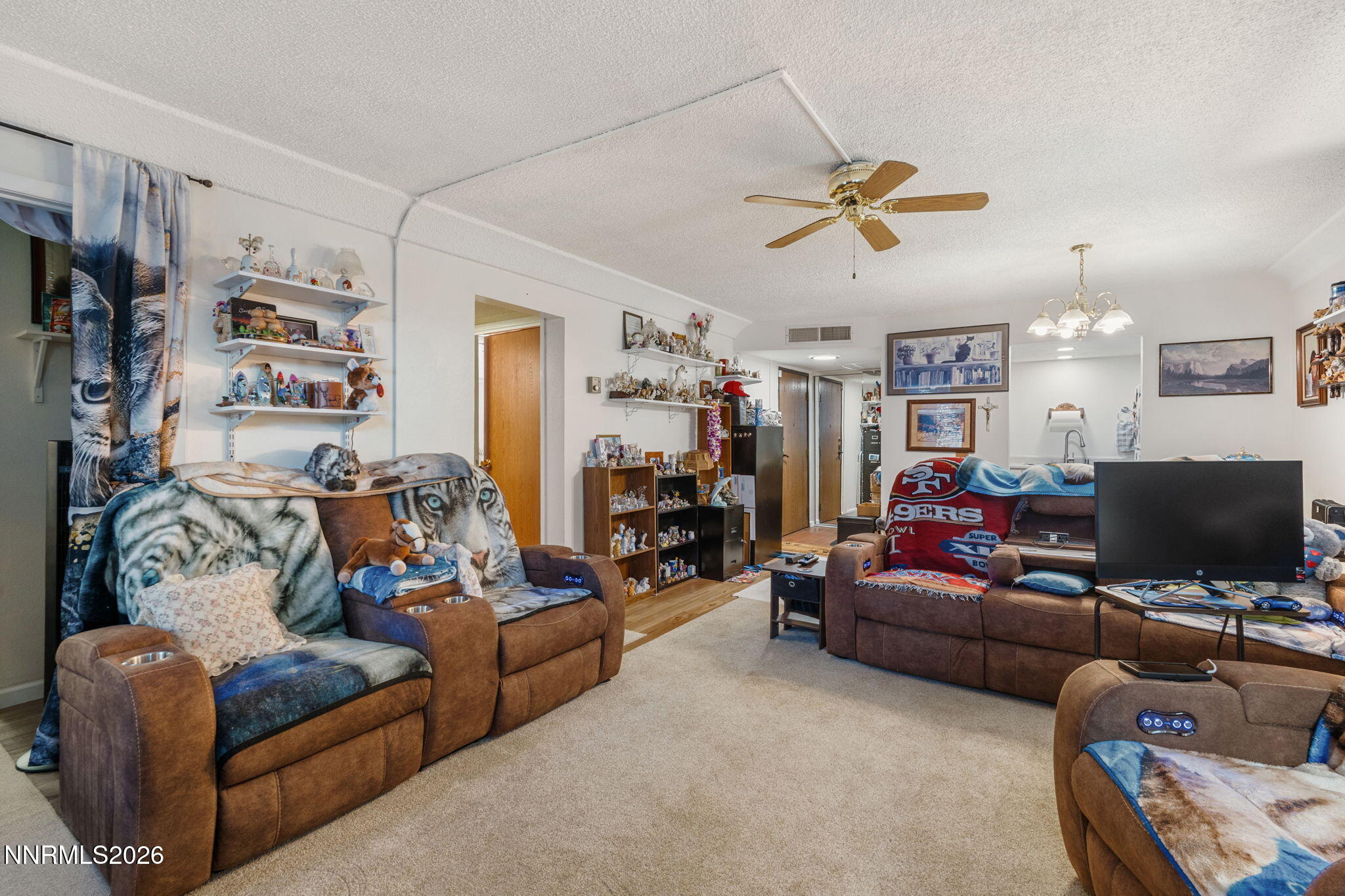 111 Vista Rafael Parkway Reno, NV 89503 - Photo 3 of 18 Living Room