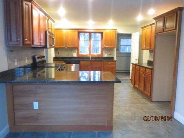 672 Northfield Road Lunenburg, MA 01462 - Photo 5 of 23 Gallery Image 5