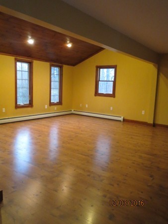 672 Northfield Road Lunenburg, MA 01462 - Photo 7 of 23 Gallery Image 7