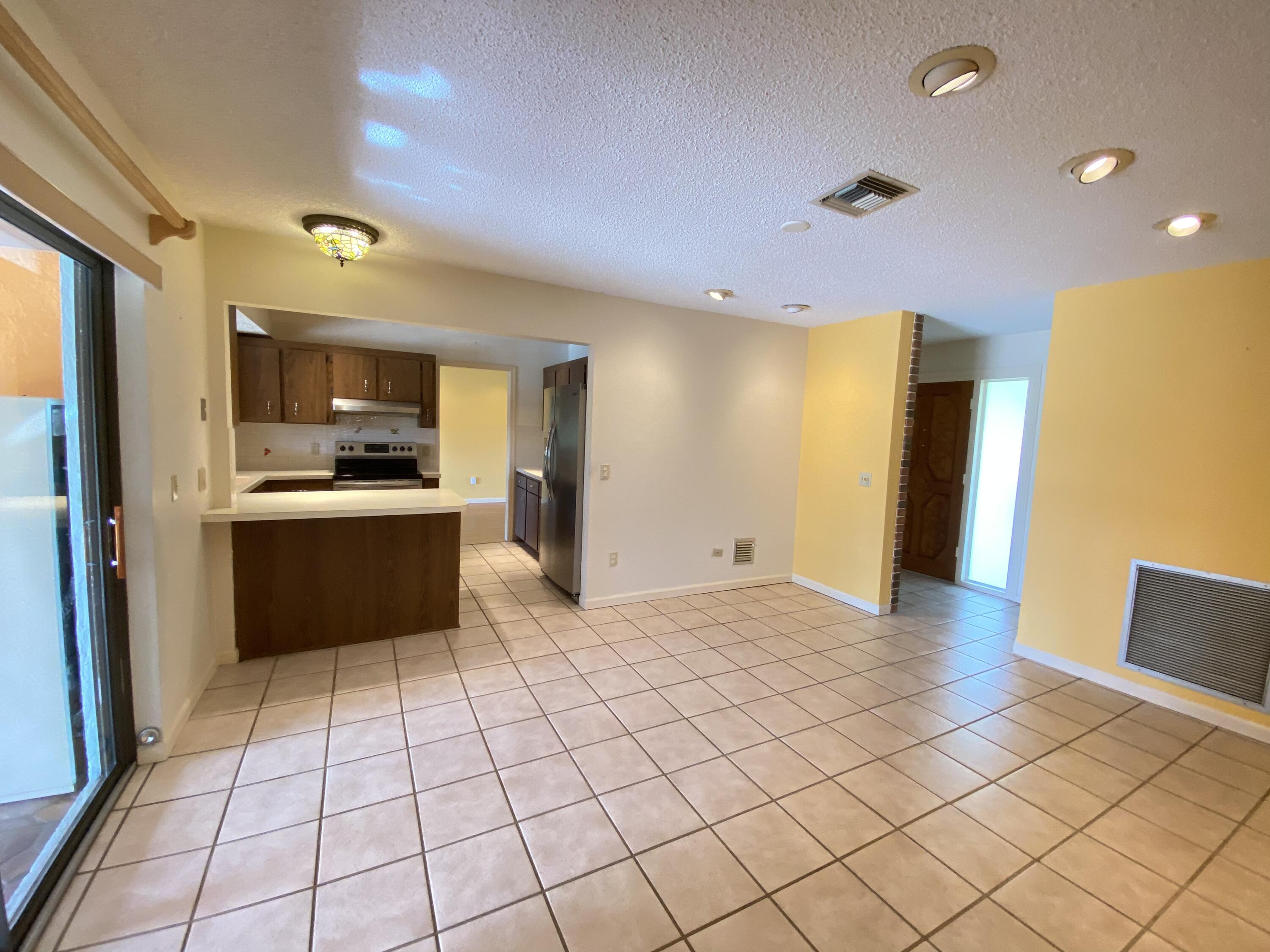 7146 Thompson Road Boynton Beach, FL 33426 - Photo 11 of 23 Family room