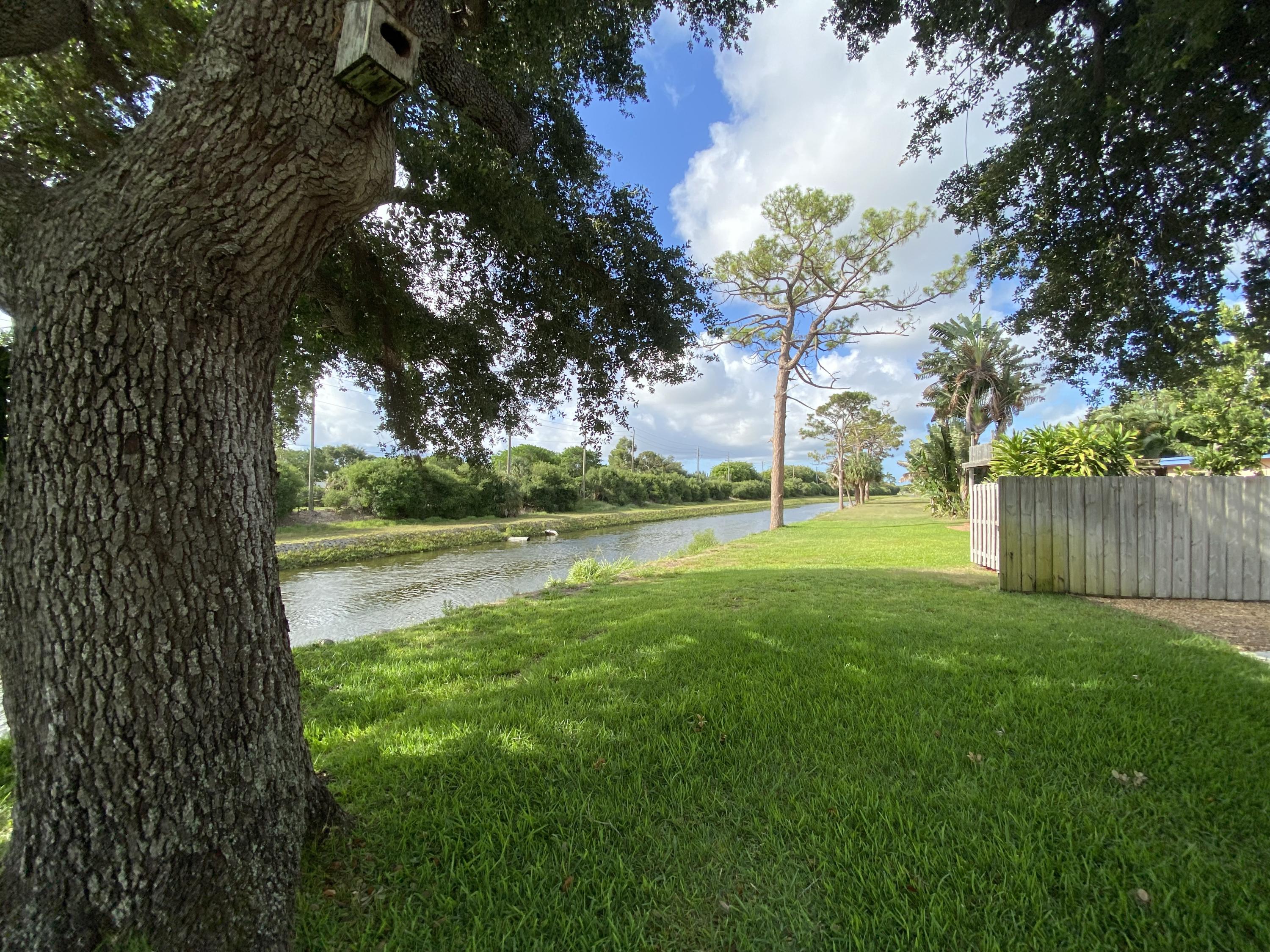 7146 Thompson Road Boynton Beach, FL 33426 - Photo 18 of 23 Waterfront lot