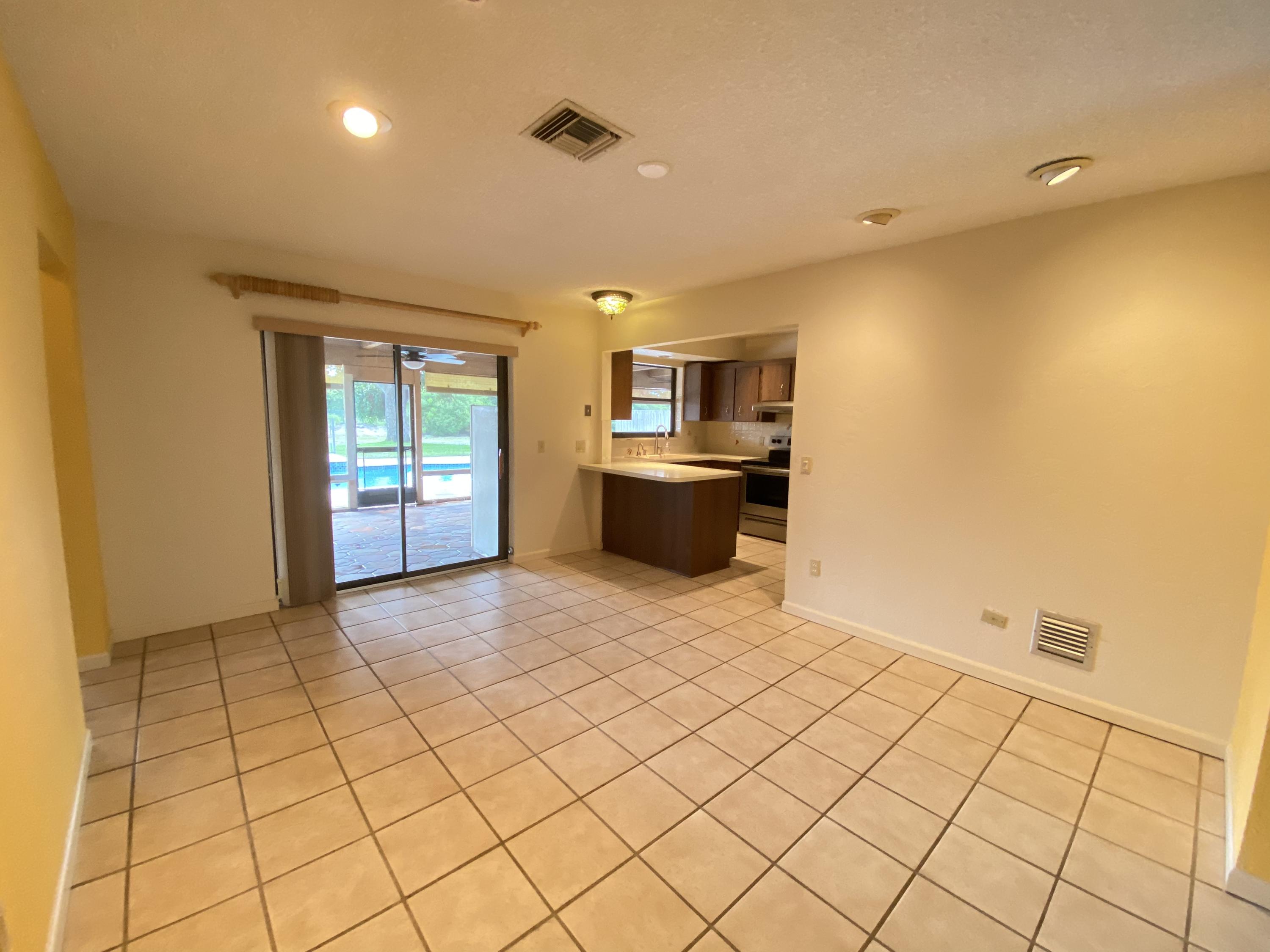 7146 Thompson Road Boynton Beach, FL 33426 - Photo 10 of 23 Family room