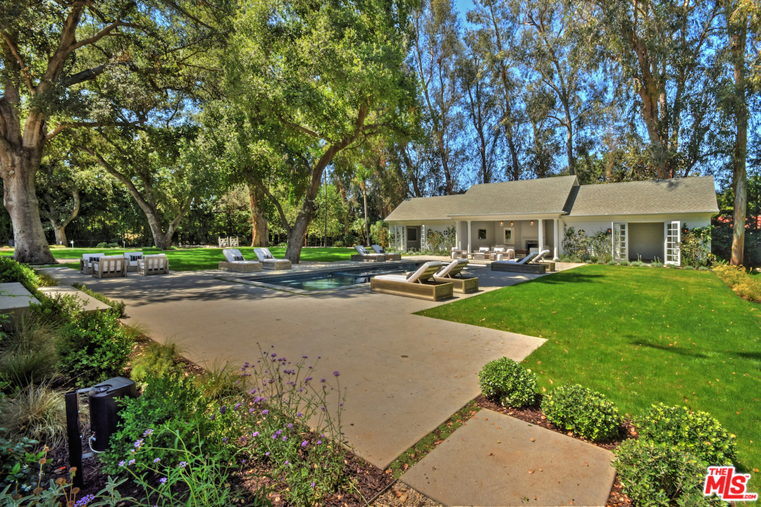 17085 Rancho Street Encino, CA 91316 - Photo 5 of 49 Gallery Image 5