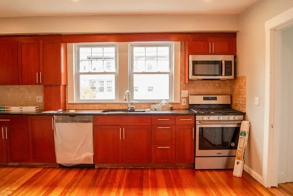 $3,150 | 47 Lyman Street, Unit 1, Waltham, MA 02452