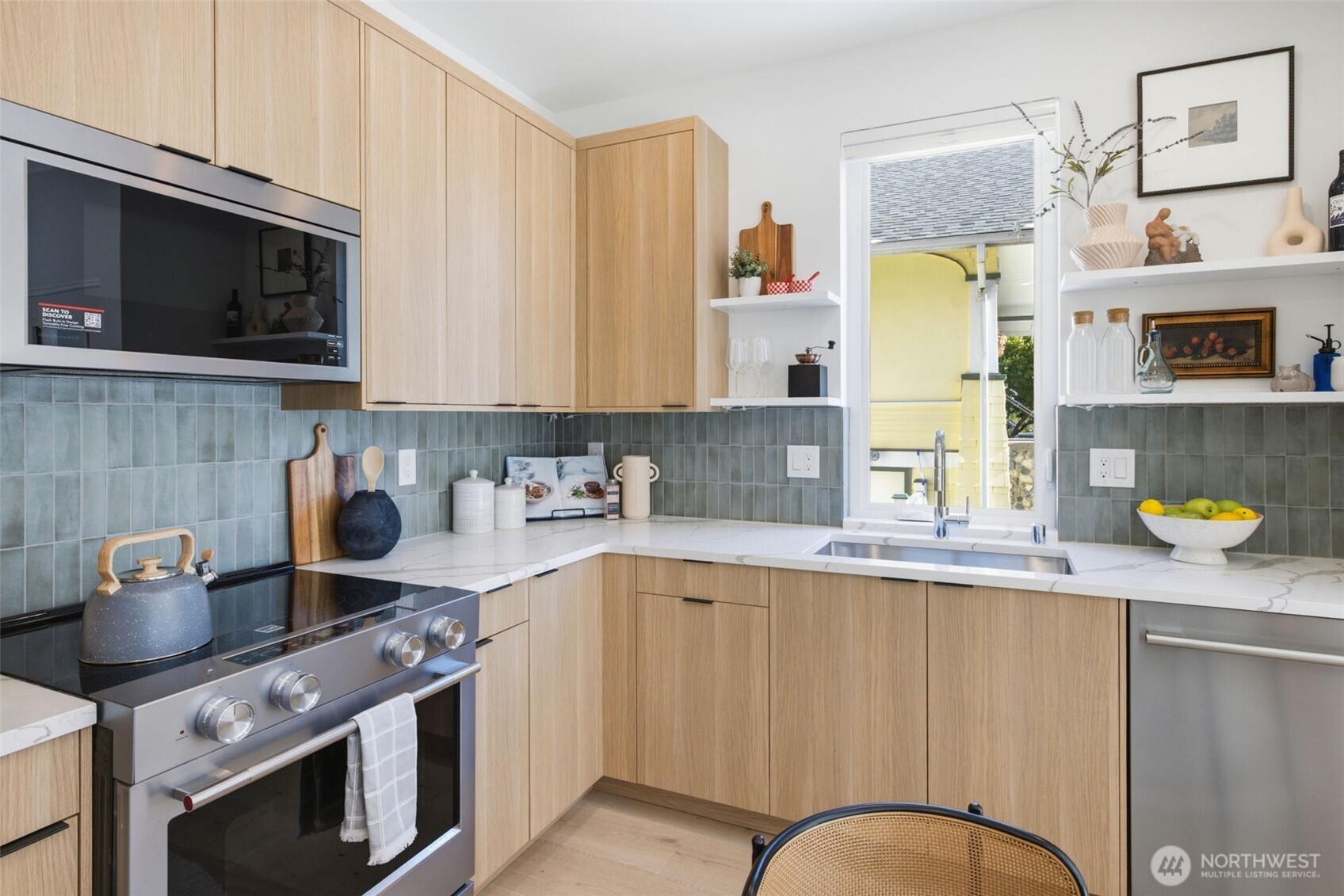 4117 Southwest Juneau Street Seattle, WA 98136 - Photo 12 of 40