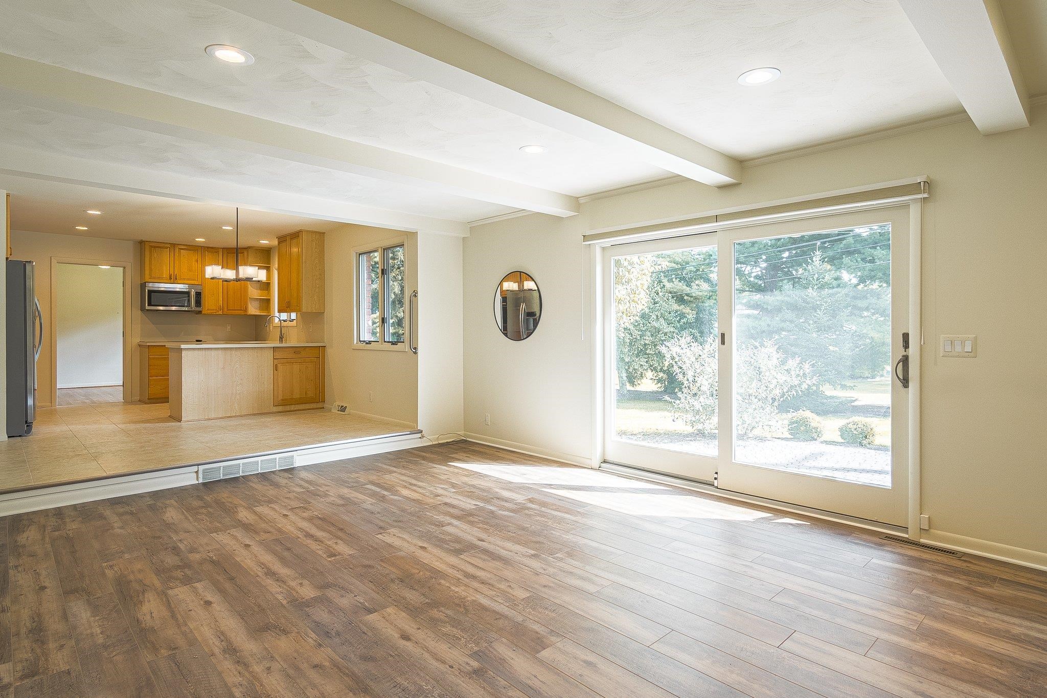 1136 Brewster Road Rochester, MI 48306 - Photo 21 of 45 50122688-20.JPG