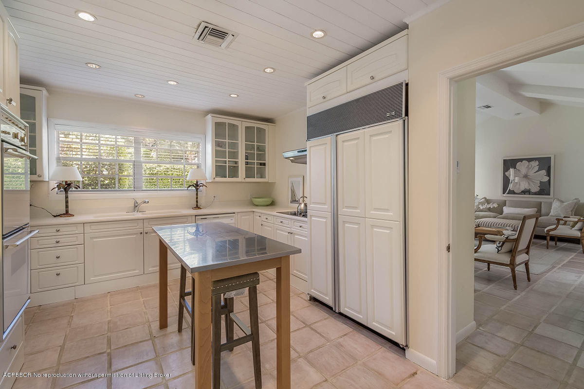 234 Merrain Road Palm Beach, FL 33480 - Photo 14 of 42 10 Kitchen