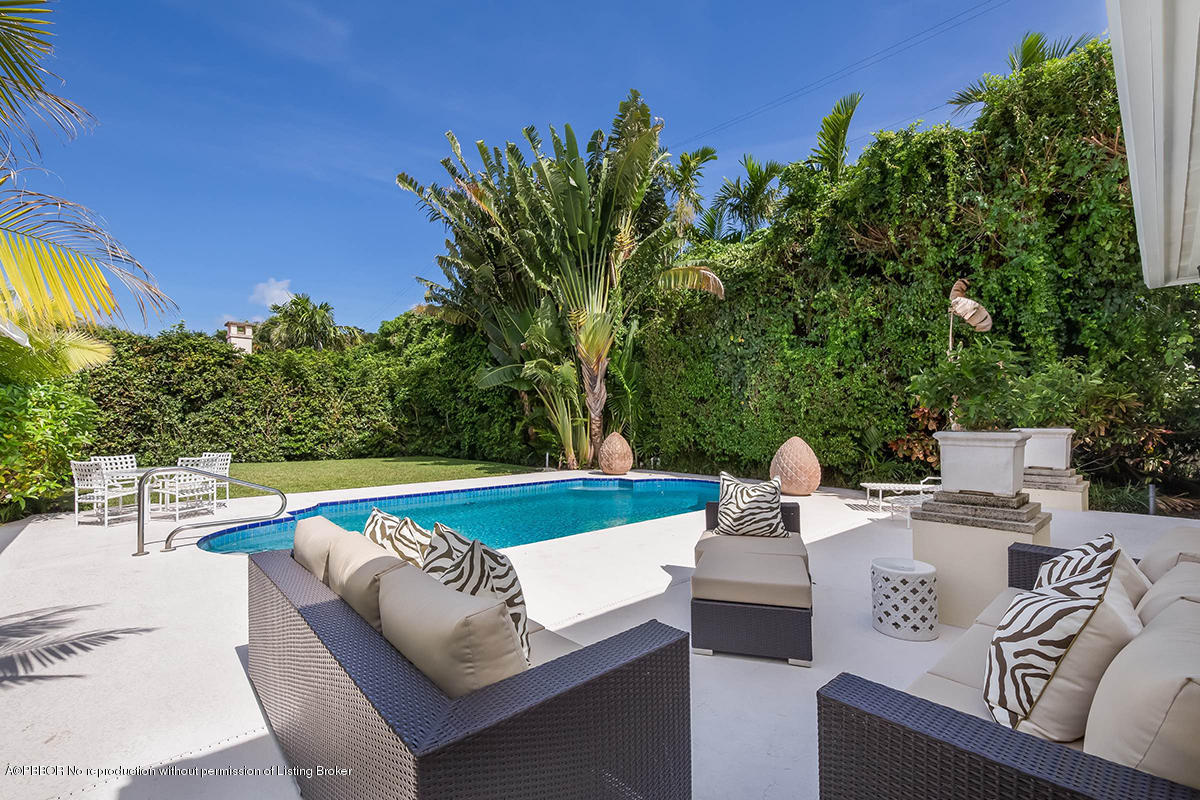 234 Merrain Road Palm Beach, FL 33480 - Photo 5 of 42 03 Backyard