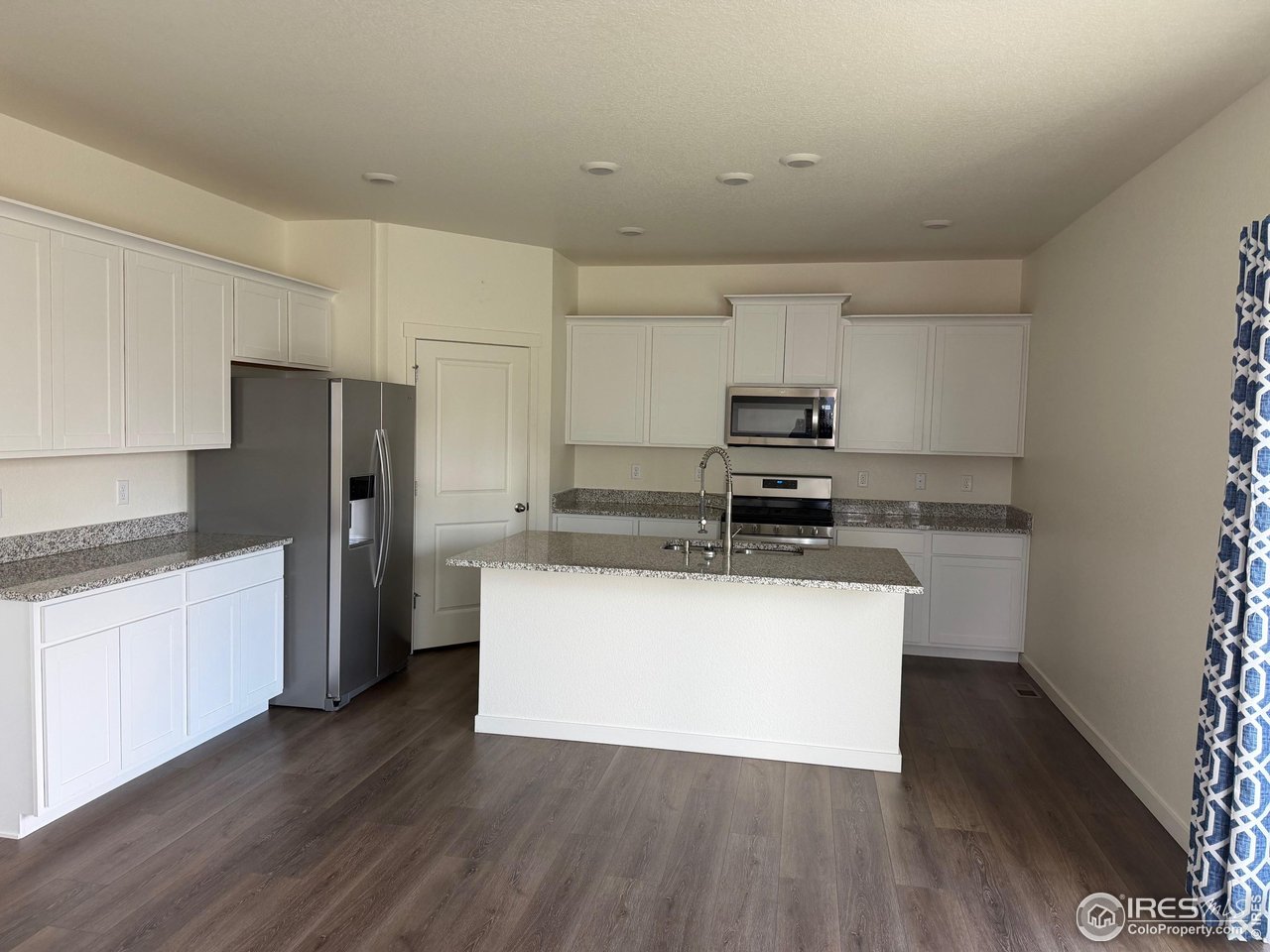 107 65th Avenue Greeley, CO 80634 - Photo 4 of 38 New Stainless steel fridge