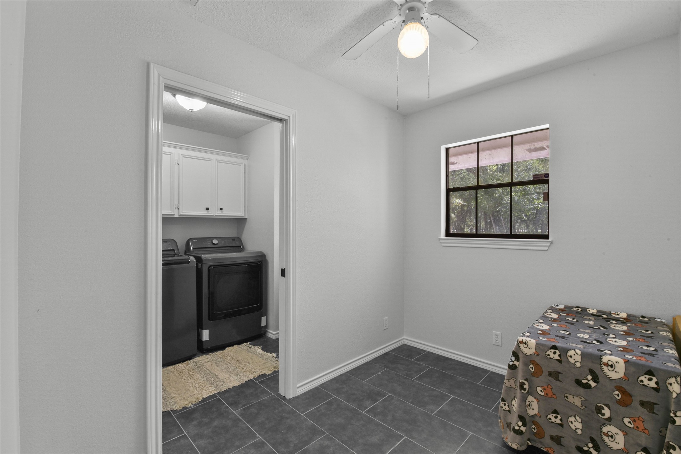 223 Oetken West Road Anahuac, TX 77514 - Photo 21 of 50 a view of livingroom with furniture