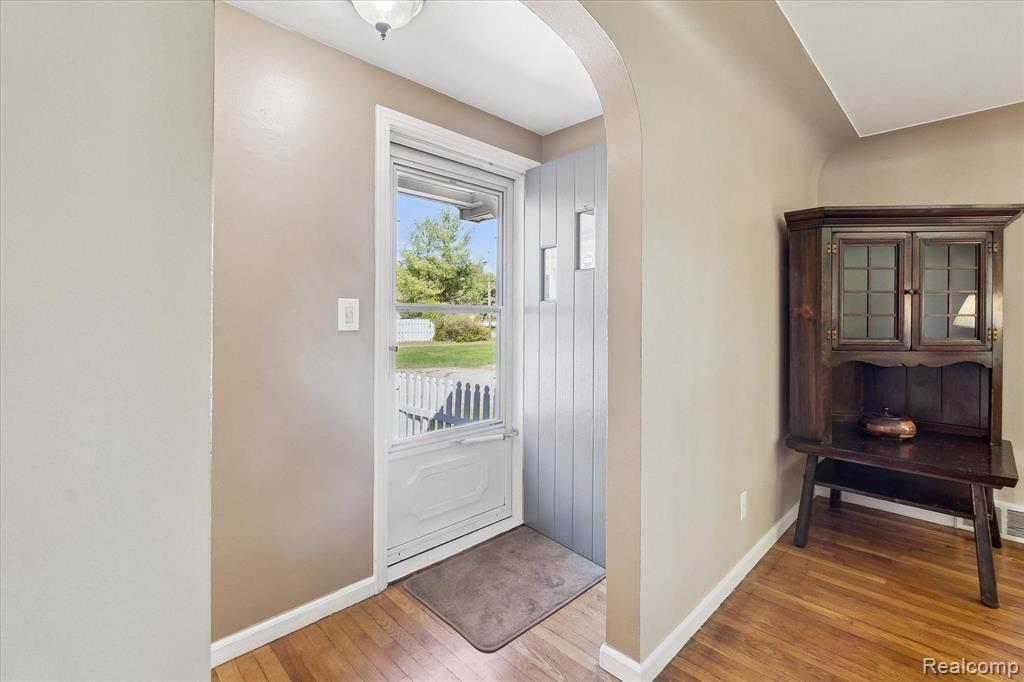 2525 Potter Road Wixom, MI 48393 - Photo 4 of 28