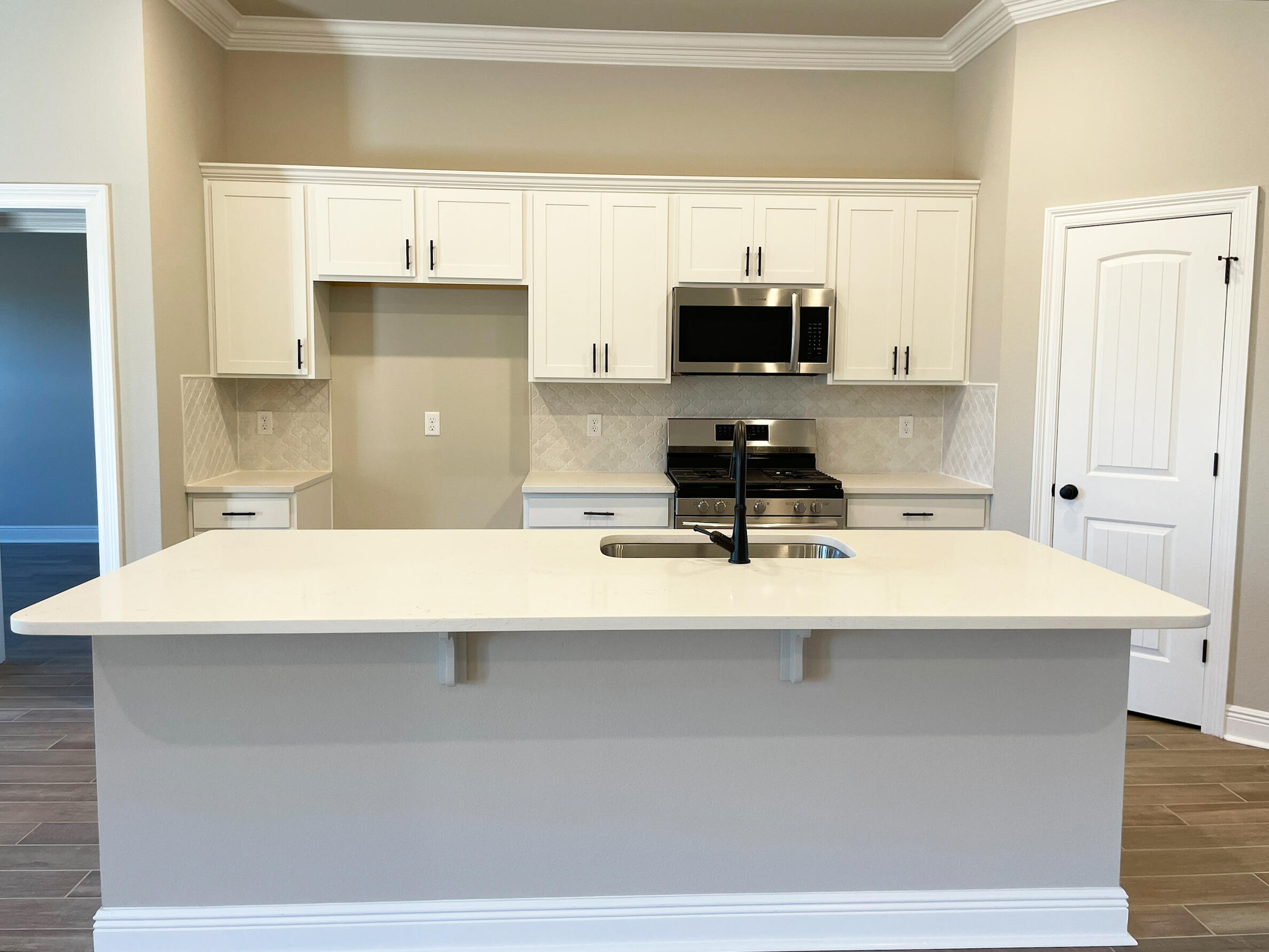 232 Hydrangea Boulevard Freeport, FL 32439 - Photo 5 of 16 KITCHEN 2