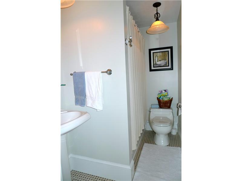 1 Ricker Park, Unit C1 Portland, ME 04101 - Photo 9 of 23 Bathroom.