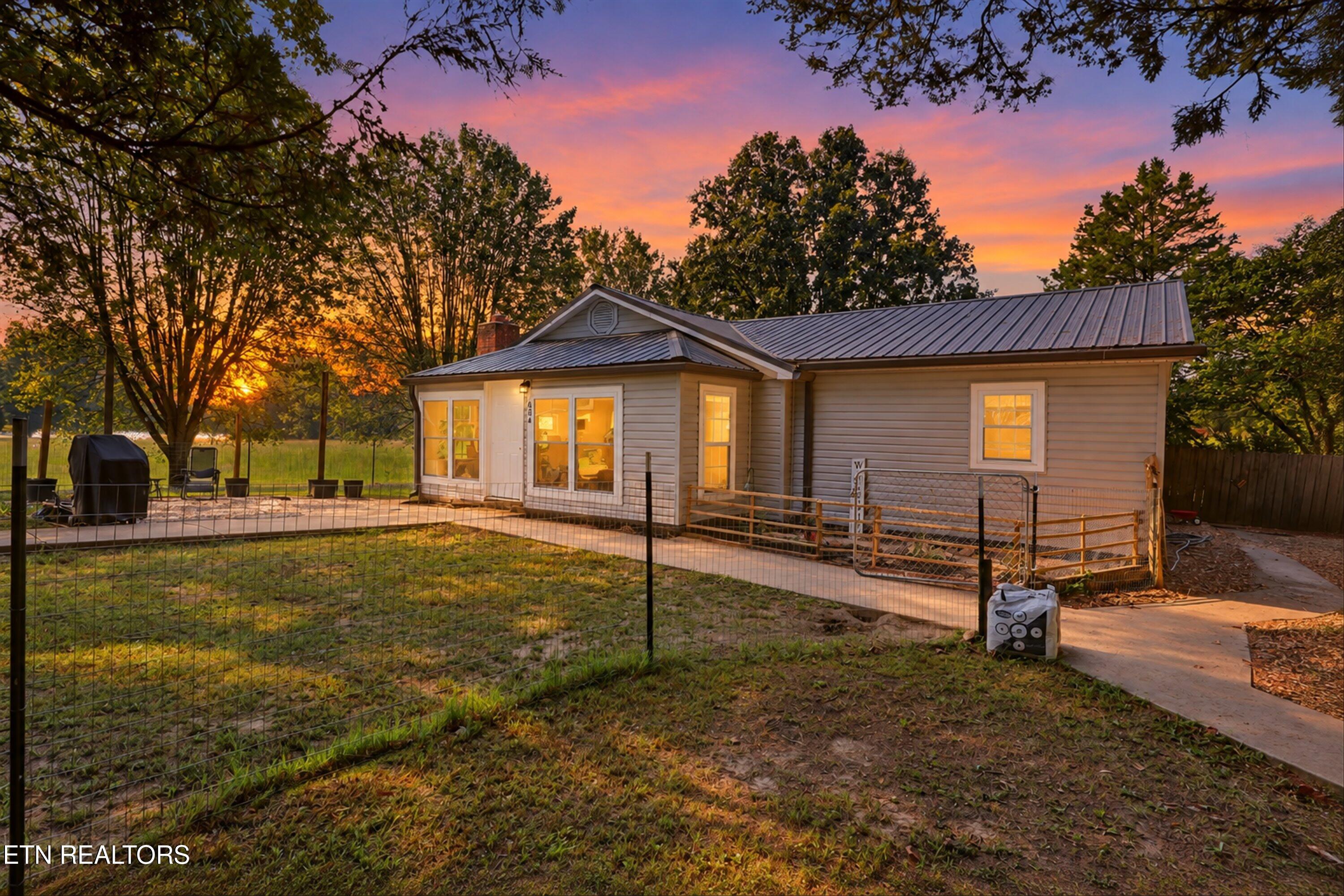 634 Johnson Road Oliver Springs, TN 37840 - Photo 5 of 22 Home