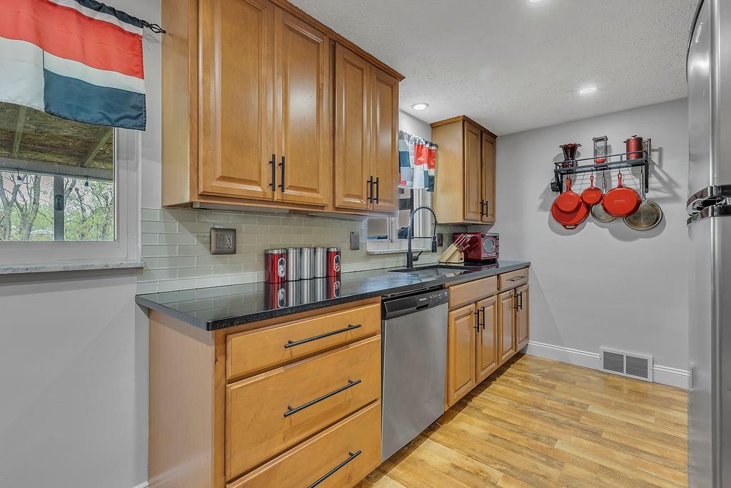 1280 Walnut Street Monaca, PA 15061 - Photo 5 of 31