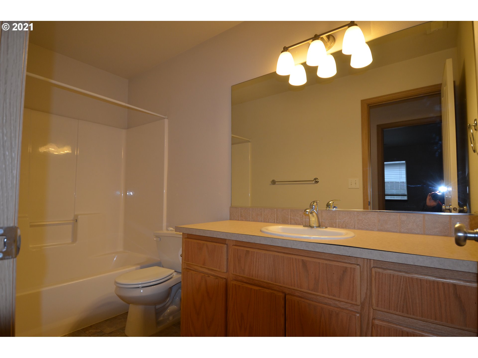 904 Southeast Rasmussen Boulevard Battle Ground, WA 98604 - Photo 11 of 20 Gallery Image 11