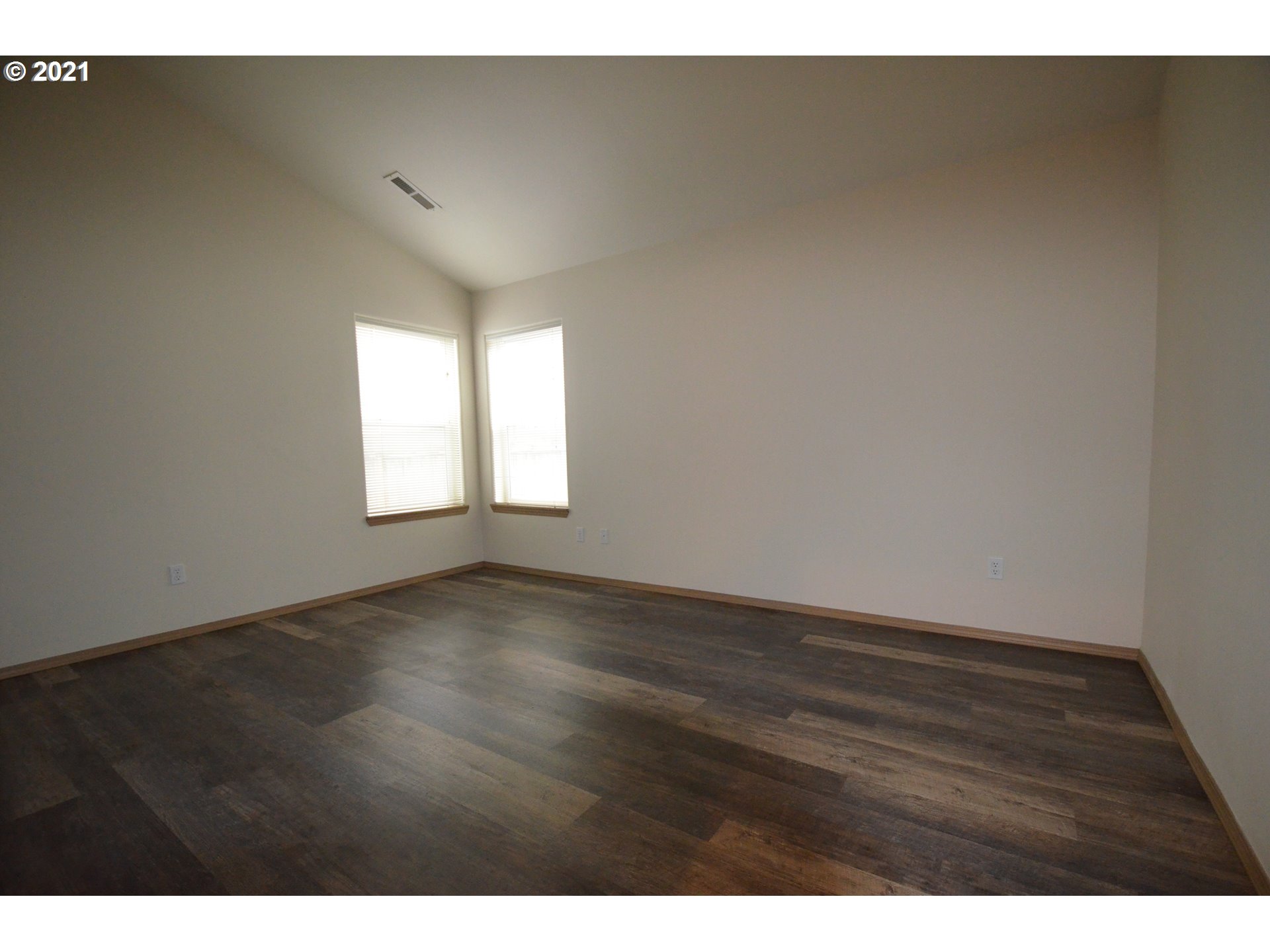 904 Southeast Rasmussen Boulevard Battle Ground, WA 98604 - Photo 12 of 20 Gallery Image 12