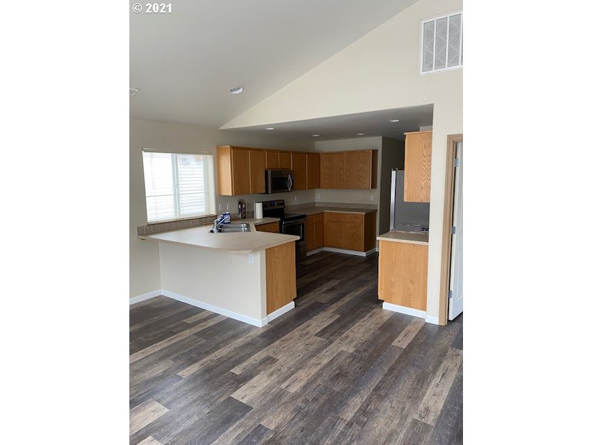 904 Southeast Rasmussen Boulevard Battle Ground, WA 98604 - Photo 15 of 20 Gallery Image 15