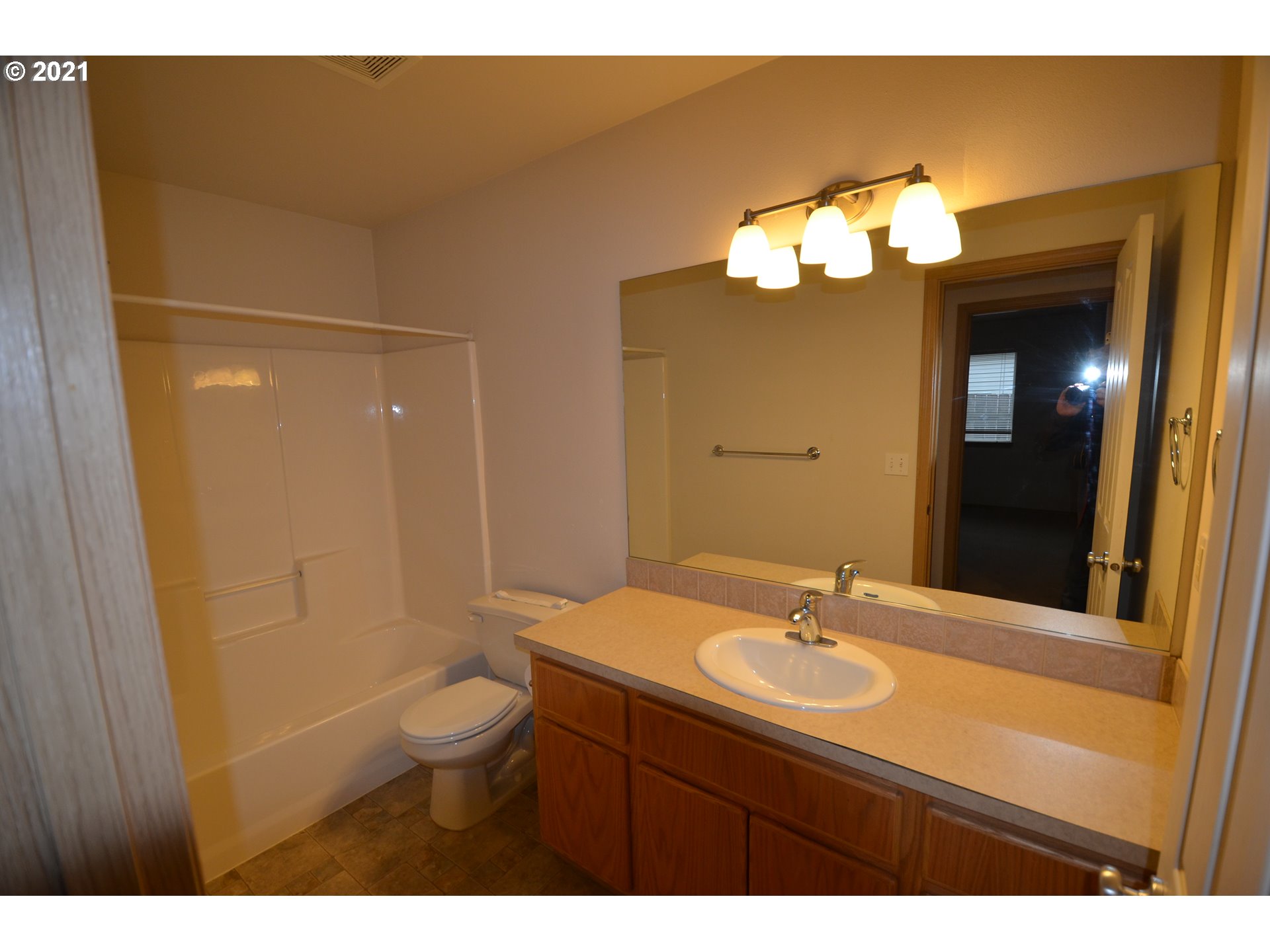 904 Southeast Rasmussen Boulevard Battle Ground, WA 98604 - Photo 10 of 20 Gallery Image 10