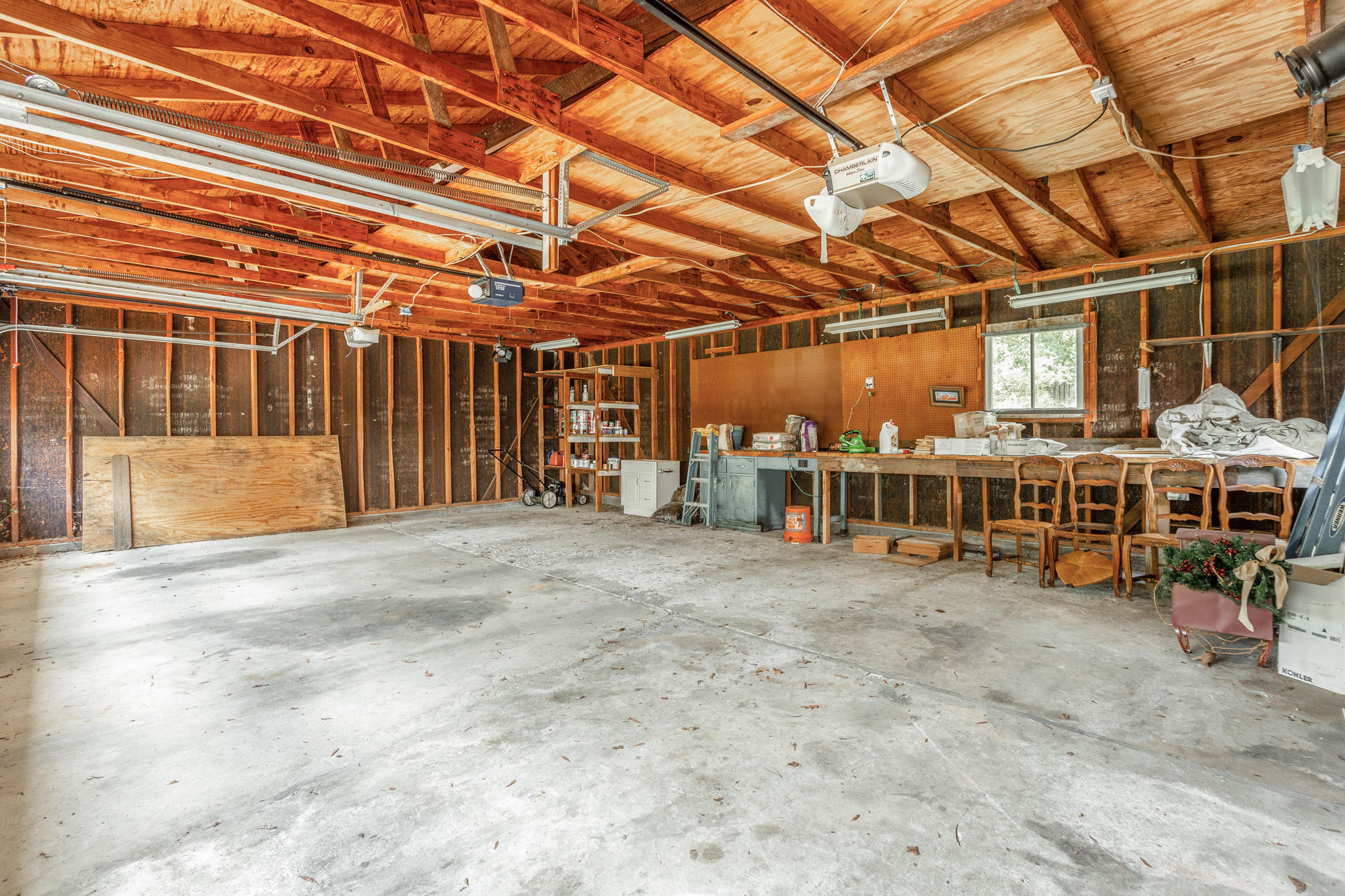 1139 Dietz Road Ringgold, GA 30736 - Photo 39 of 66 Garage