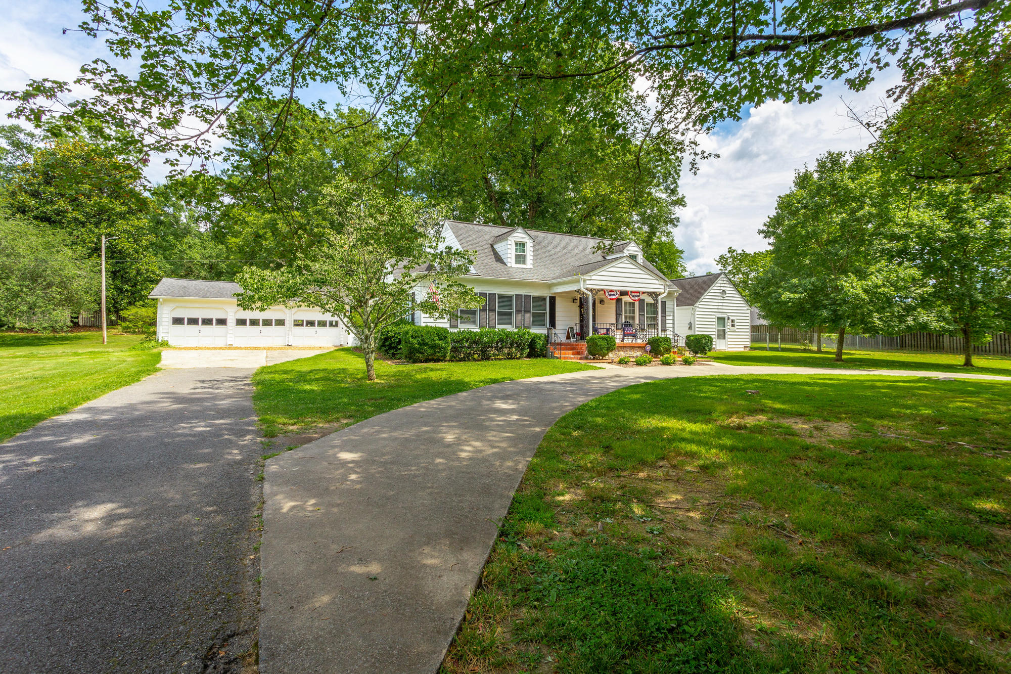 1139 Dietz Road Ringgold, GA 30736 - Photo 60 of 66 Driveway
