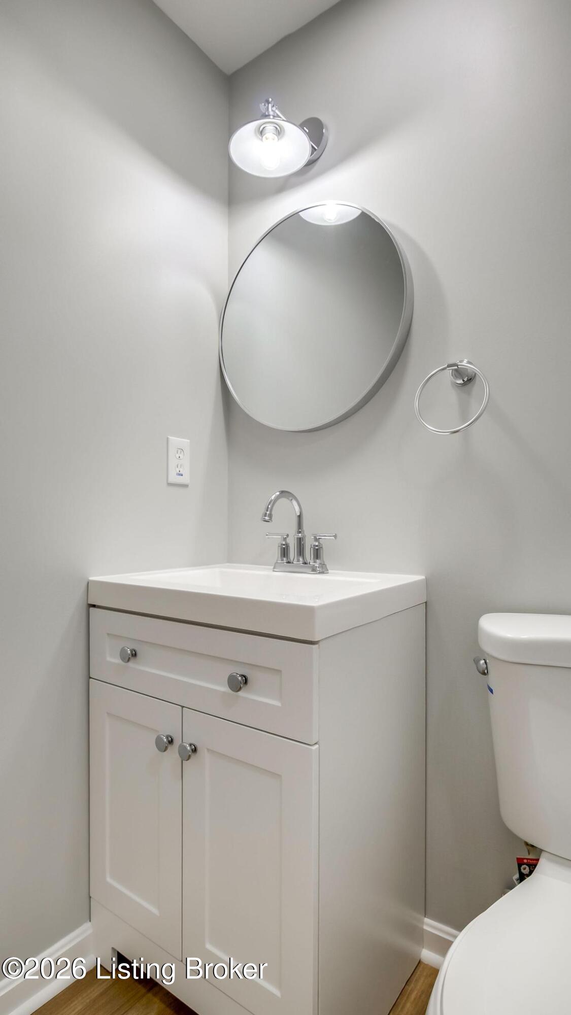 634 Country Club Road Louisville, KY 40206 - Photo 20 of 35 Primary Half Bath
