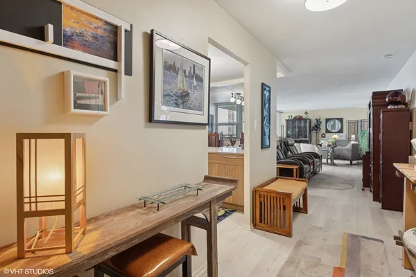 $395,000 | 6145 North Sheridan Road, Unit 28D, Chicago, IL 60660