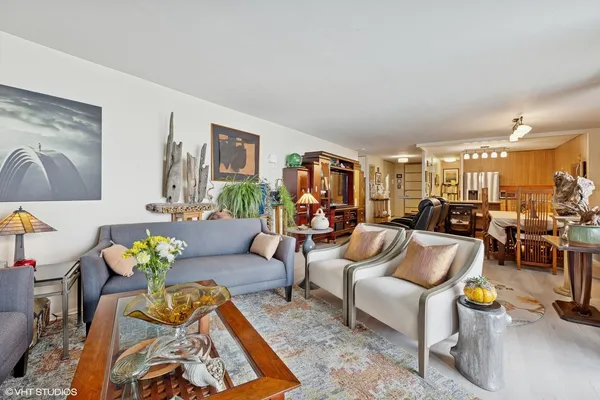 $395,000 | 6145 North Sheridan Road, Unit 28D, Chicago, IL 60660