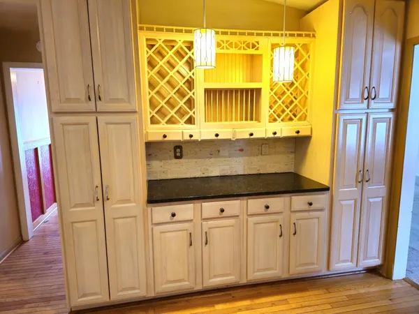 $319,900 | 4835 Staten Drive, Jackson, MI 49201