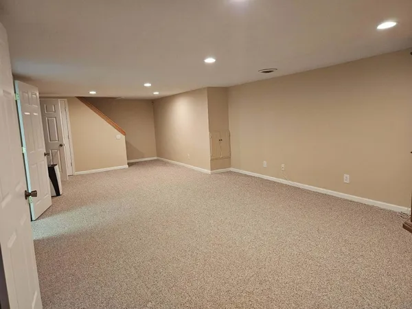 $319,900 | 4835 Staten Drive, Jackson, MI 49201