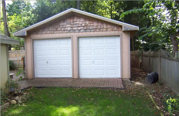 $319,900 | 4835 Staten Drive, Jackson, MI 49201