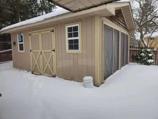 $319,900 | 4835 Staten Drive, Jackson, MI 49201