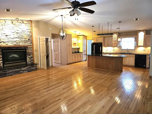 $319,900 | 4835 Staten Drive, Jackson, MI 49201