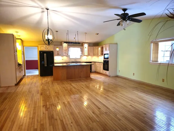 $319,900 | 4835 Staten Drive, Jackson, MI 49201