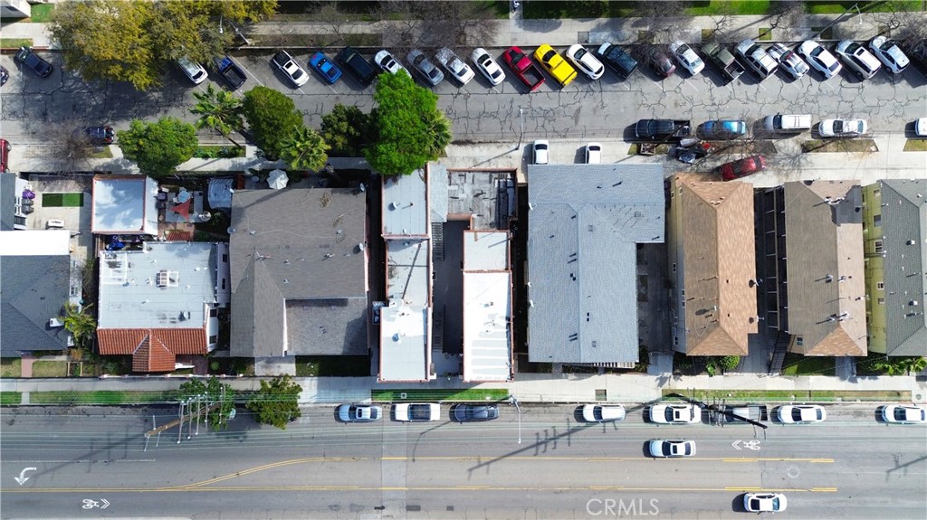 1604 Magnolia Avenue Long Beach, CA 90813 - Photo 5 of 7 a view of building with street