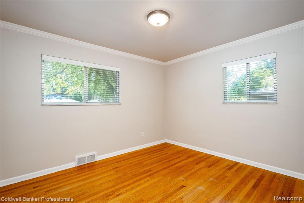 16238 Reedmere Avenue Beverly Hills, MI 48025 - Photo 10 of 18