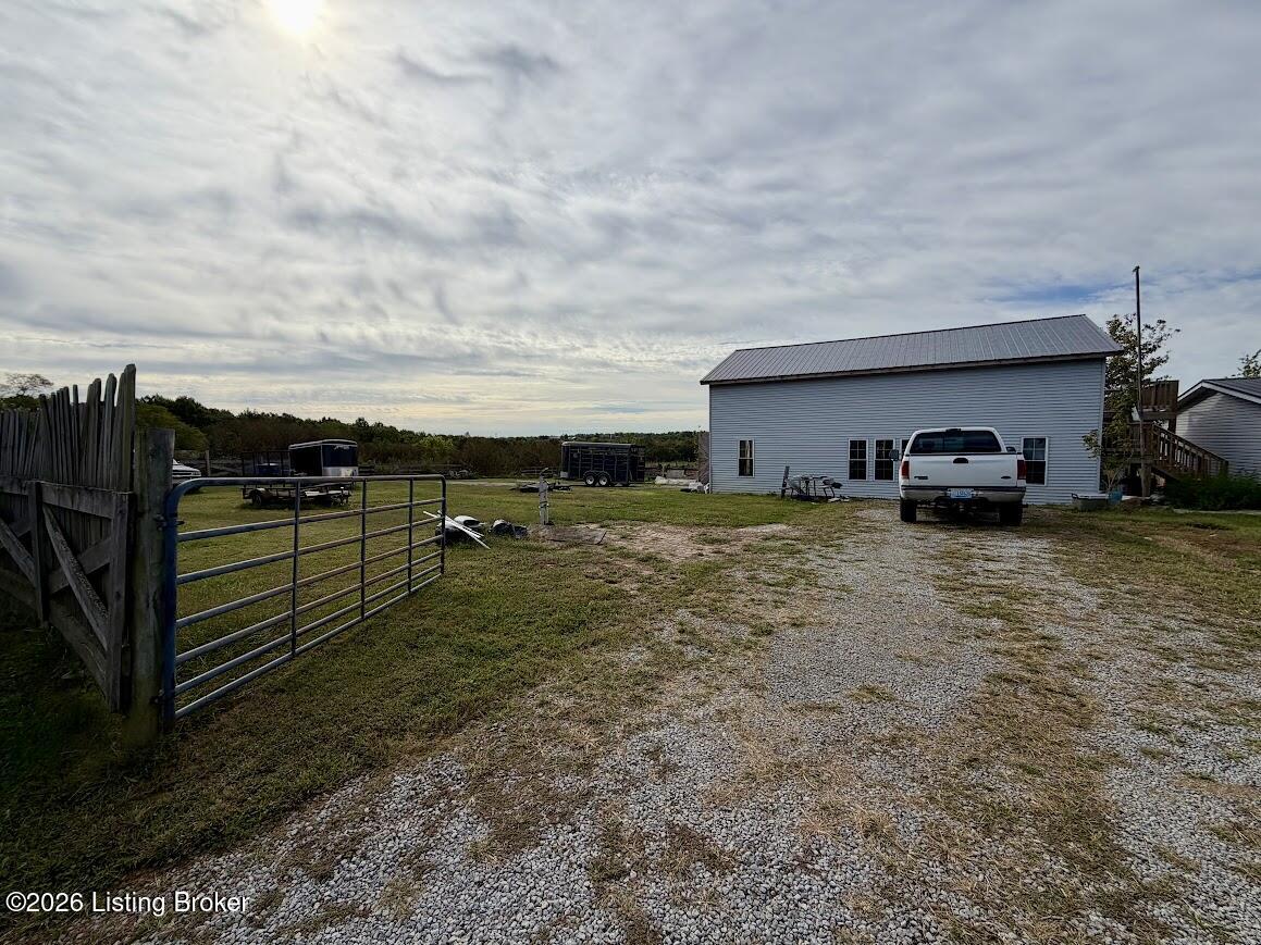 373 Ockerman Road Bloomfield, KY 40008 - Photo 24 of 35 garage3
