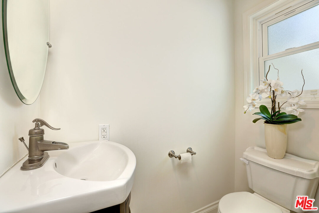 3760 May Street Los Angeles, CA 90066 - Photo 12 of 20