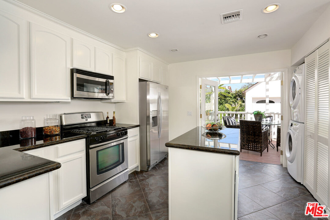 3760 May Street Los Angeles, CA 90066 - Photo 6 of 20