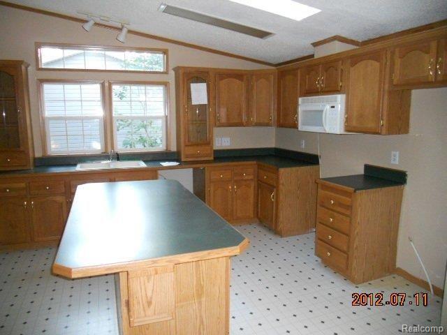 20420 Superior Road Taylor, MI 48180 - Photo 6 of 24 Kitchen 3.JPG