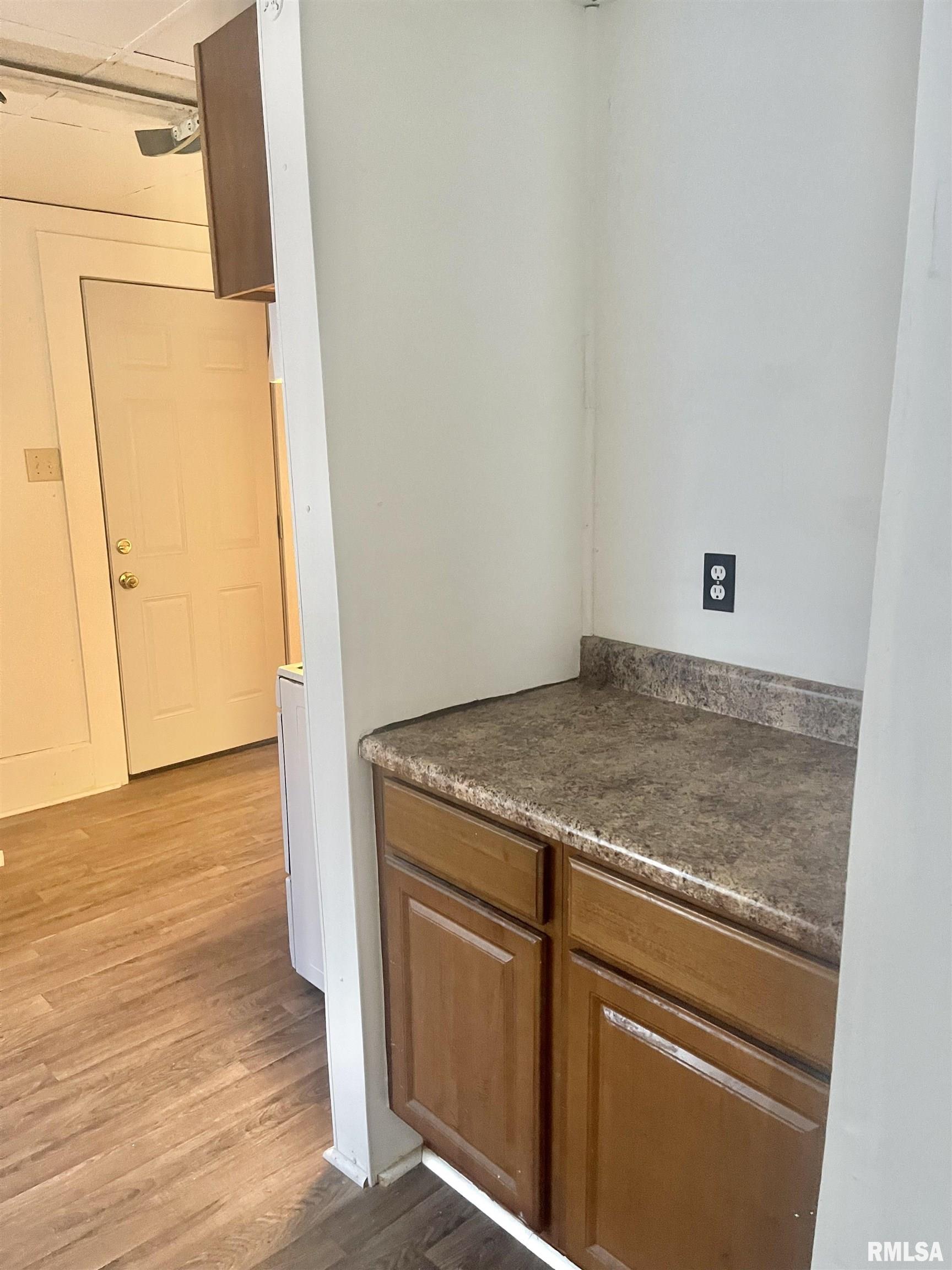 545 South Lincoln Avenue Springfield, IL 62704 - Photo 6 of 15