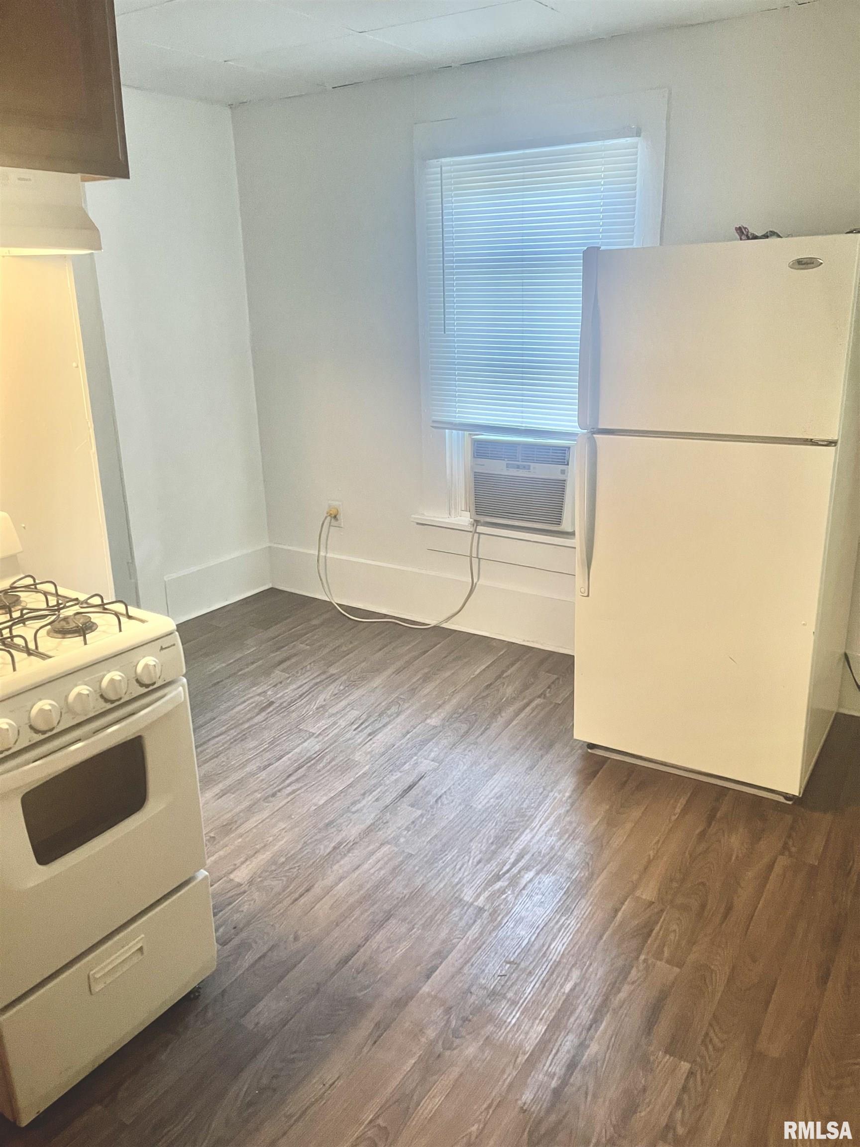 545 South Lincoln Avenue Springfield, IL 62704 - Photo 8 of 15