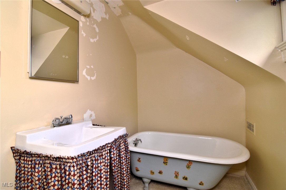 3898 Tyndall Road Cleveland, OH 44118 - Photo 29 of 38 3rd Full Bath